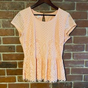 Maurice Peach Short Sleeve Peplum Tip size L